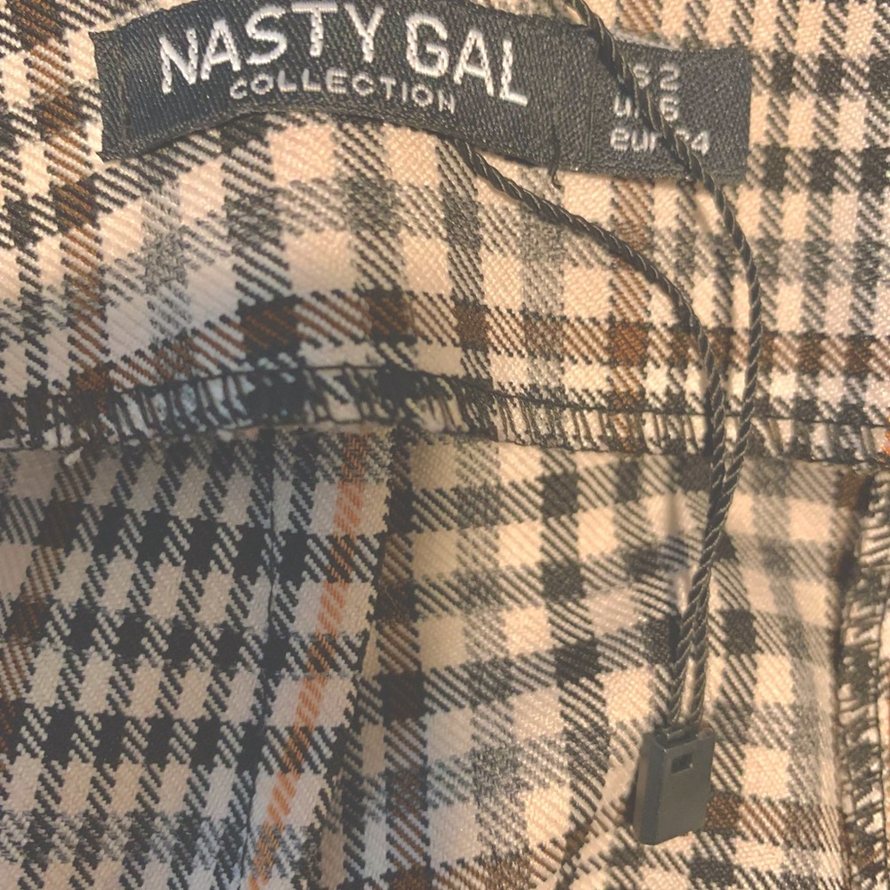 Nasty gal zip up straight mini,  size 2.  15” long. Zips up back